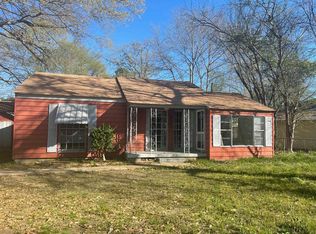 437 W Midway Dr, Wake Village, TX 75501