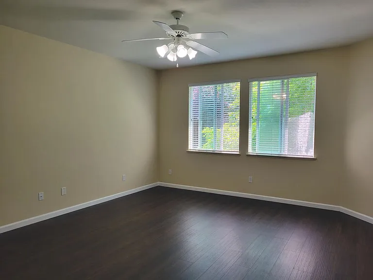 1940 Terracina Cir — Photo 11
