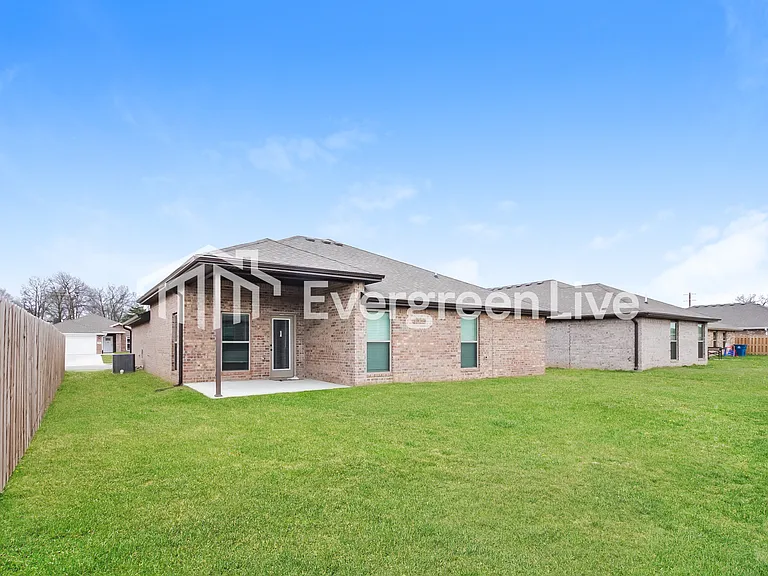 5907 NW Grant St — Photo 15