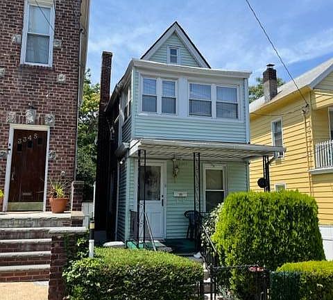 3rd image of 3347 Barker Ave