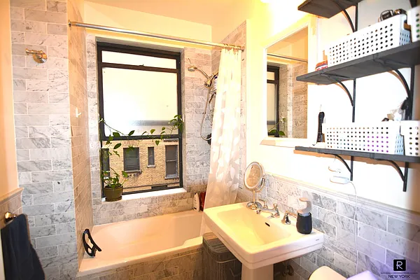 Rented by R New York | media 10