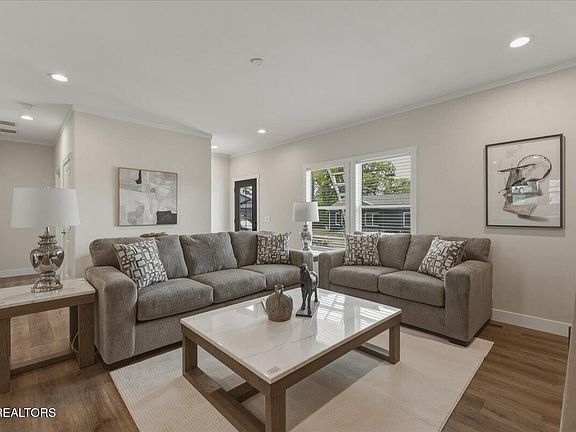 4th image of 450 Federal Ferry Cir