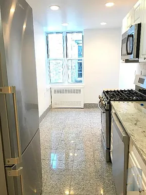 Rented by Skyline Group Real Estate | media 13