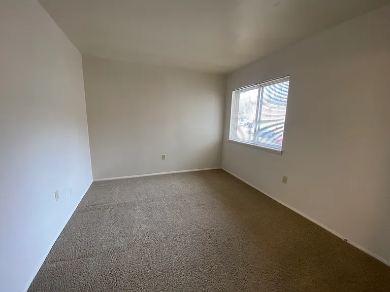 County Green Apartments — Photo 86