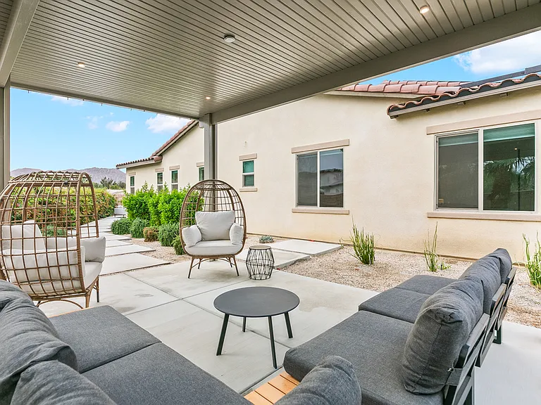 Outdoor Conversation Seating