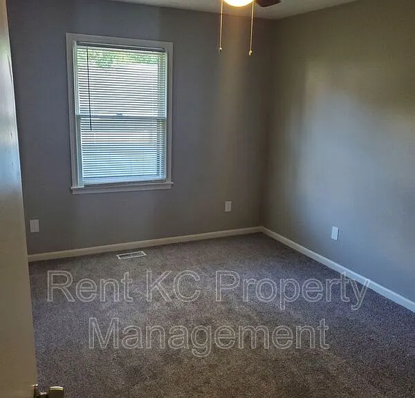 7013 Orchard St — Photo 6
