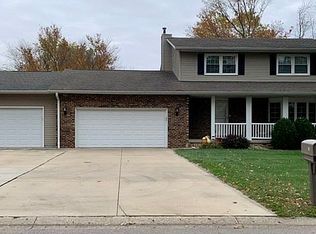 16 Stardust Dr, Sherman, IL 62684