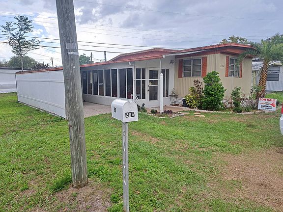 3rd image of 206 3rd St