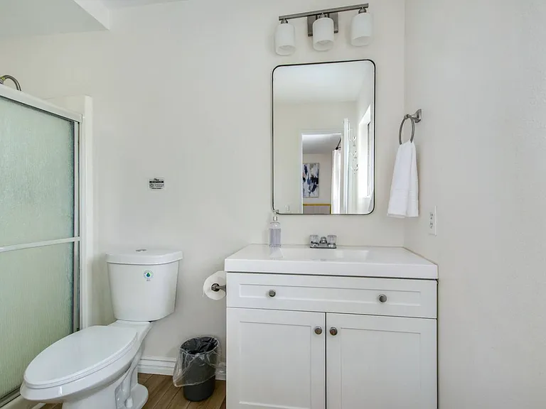 405 Nobel Ave #C — Photo 14