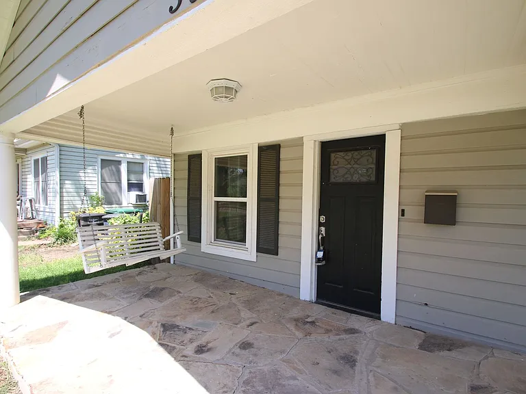 3320 W 5th St — Photo 5