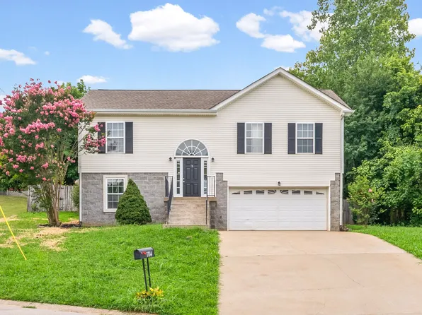 1114 Gunpoint Dr, Clarksville, TN 37042