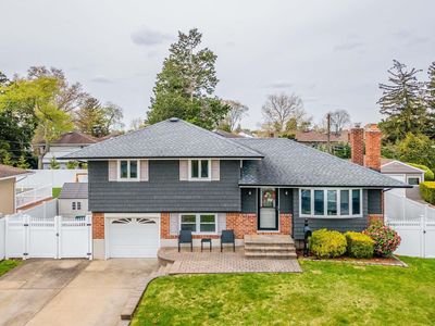 6 Redwood Drive, Plainview, NY, 11803