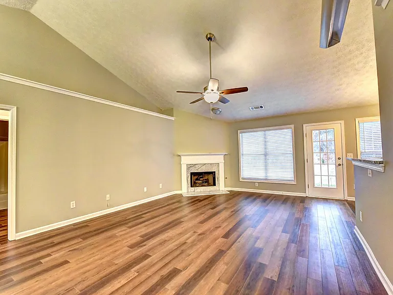 2010 Laurel Pointe Ln — Photo 5