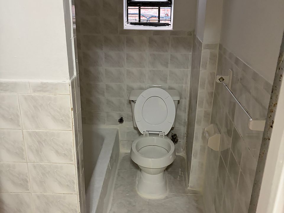 1st image of 333 E 209th St #200