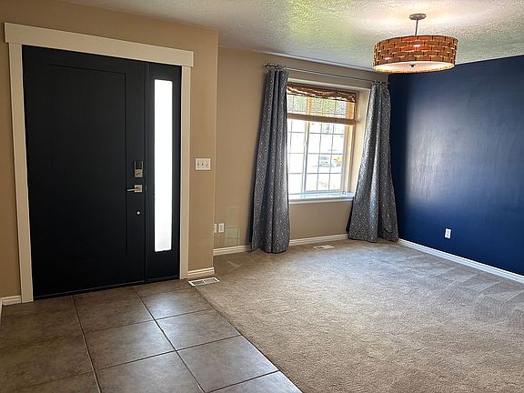 5th image of 367 Deer Valley Dr