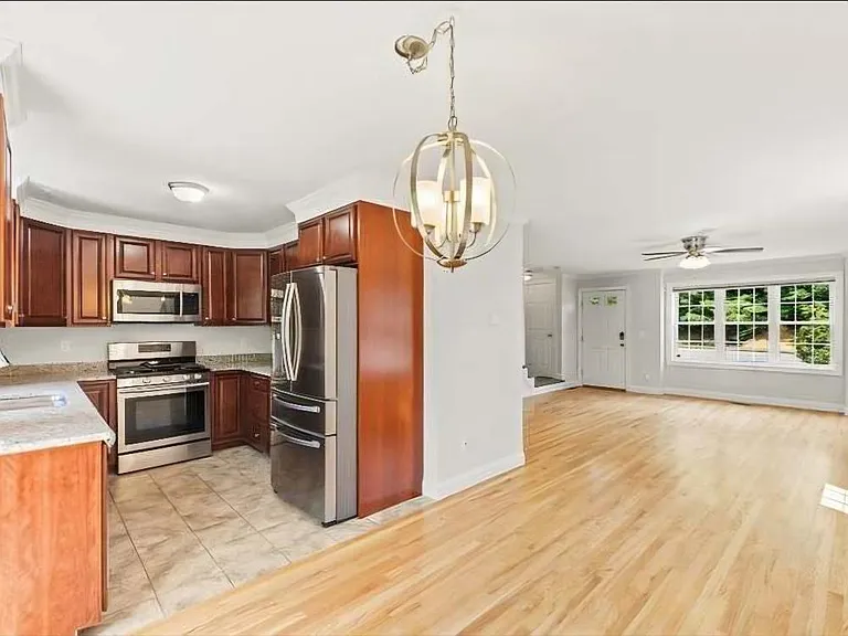 723 County St — Photo 17