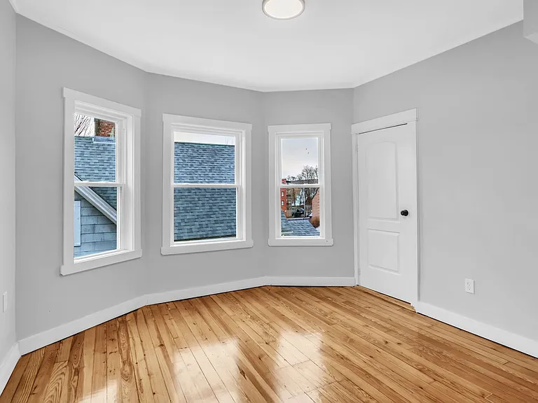 863 Chicopee St #3R — Photo 7