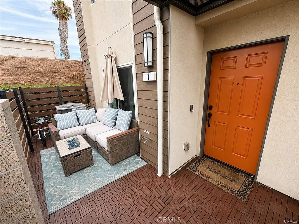 4 bed, 3.5 bath, 1880 sqft, $4,575 — Photo 2