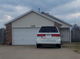 1598 Prairie St, Springdale, AR 72764