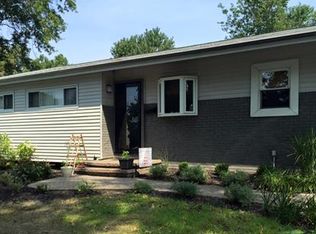 27 Columbia Rd, Parlin, NJ 08859