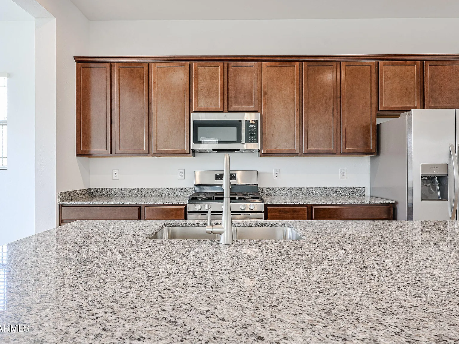 3 bed, 2.5 bath, 2691 sqft, $2,800 — Photo 4