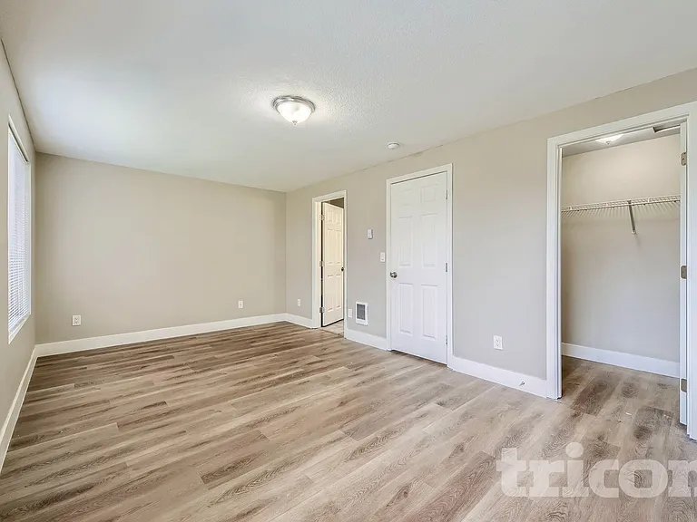 8617 NE 25th Cir — Photo 15