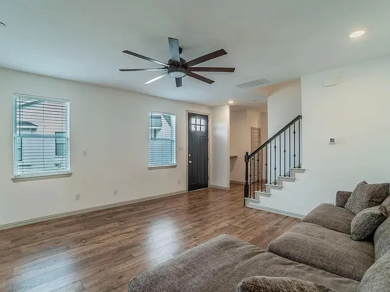 1278 Lamar Dr — Photo 4