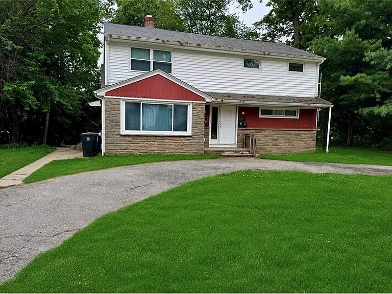 75 Hobson Ave — Photo 1