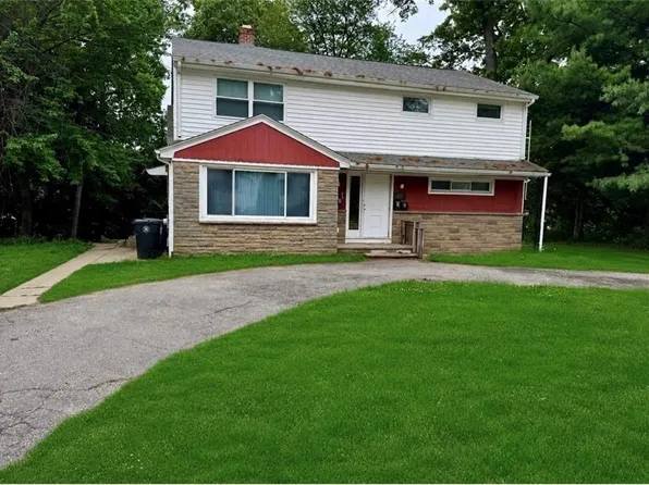 75 Hobson Ave, North Providence, RI 02911