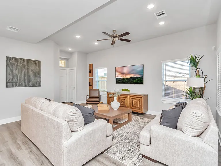 21010 Bay Village Dr #B — Photo 41