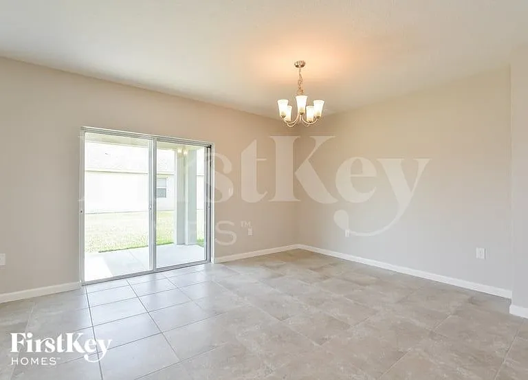 545 Sorrento Dr — Photo 5