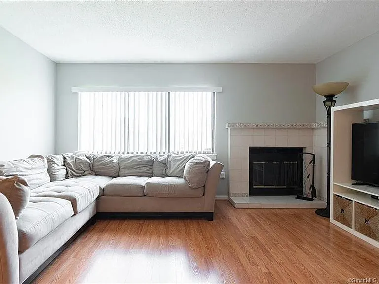 255 Monticello Dr — Photo 5