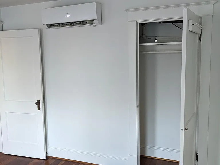 214 E Fairfax Ln — Photo 11