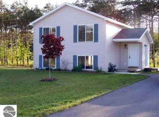 3060 Crimson Ranch Ln, Traverse City, MI 49684