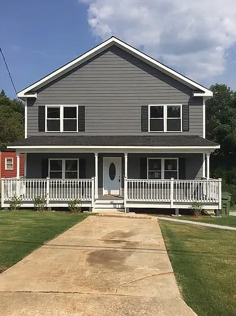 146 Clay St SE