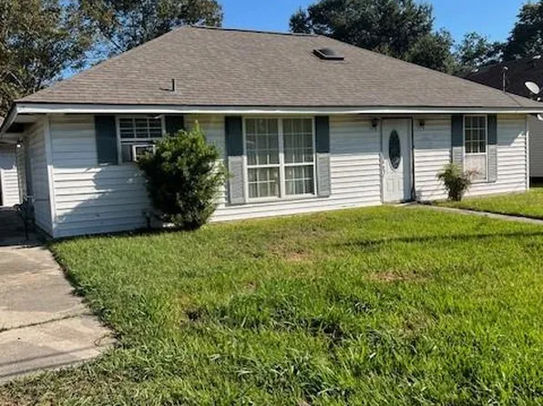 122 Saint Ann St, Belle Chasse, LA 70037