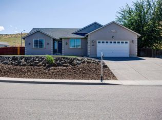 4901 Hershey Ln, West Richland, WA 99353