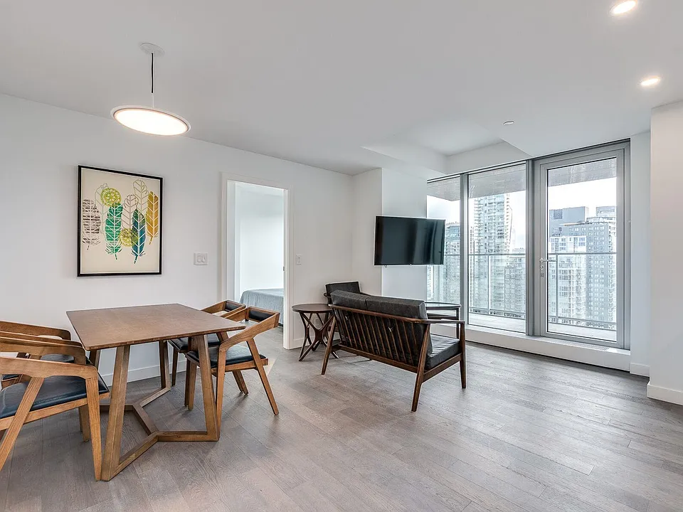 1480 Howe St #2701