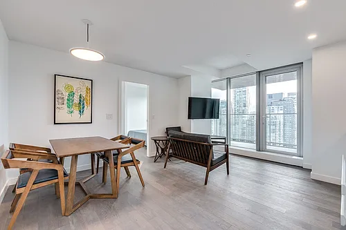 1480 Howe St #2701 Photo 1