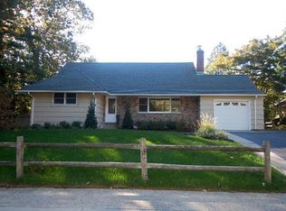 2180 Smith St, Merrick, NY 11566