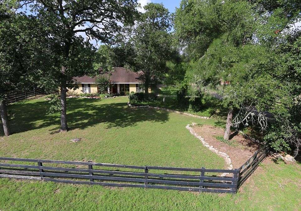 1st image of 16008 Woodlake Dr