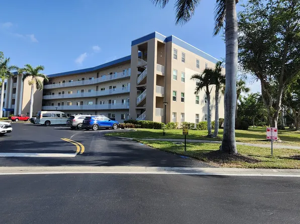 14831 Park Lake Dr APT 207, Fort Myers, FL 33919