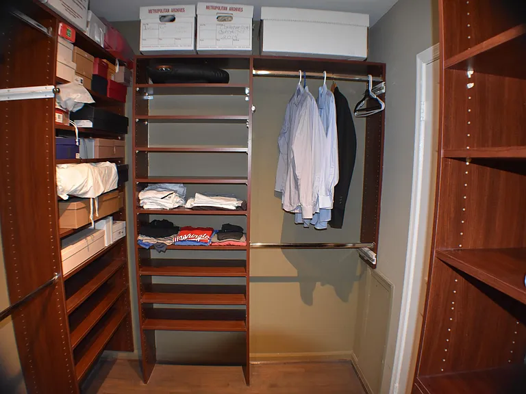 Walk-in closet