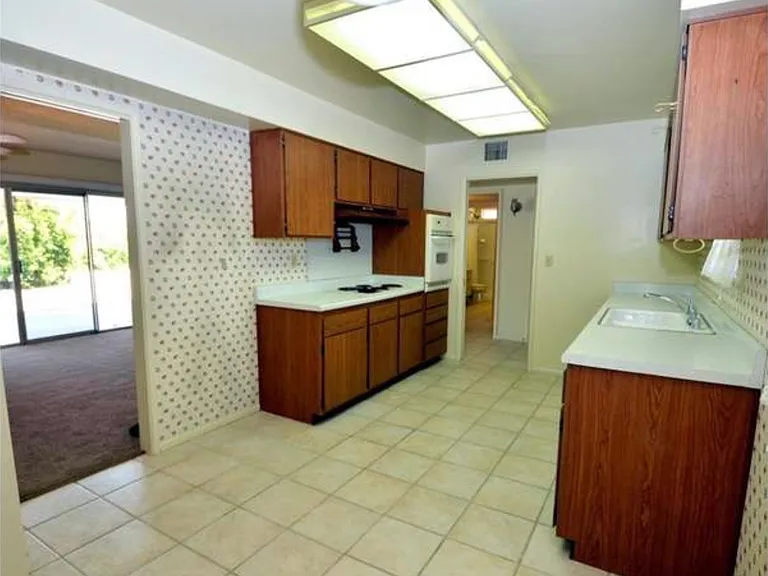 25778 Roanoke Rd — Photo 10