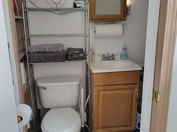 5th image of 710 E Colfax Ave #B