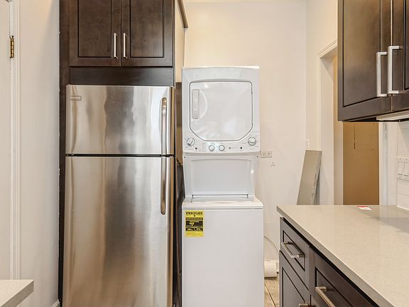 5th image of 1327 W Addison St APT 2B