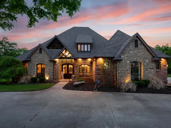16559 Sandstone Cir, Choctaw, OK 73020