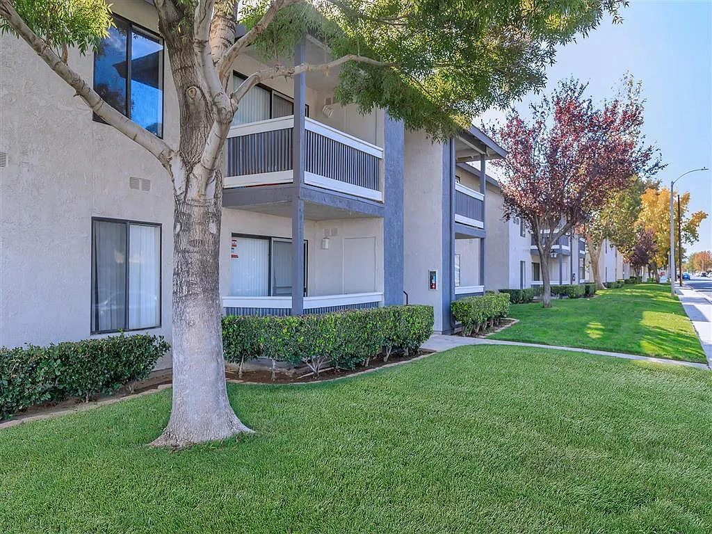 Carmel Apartments — Photo 2
