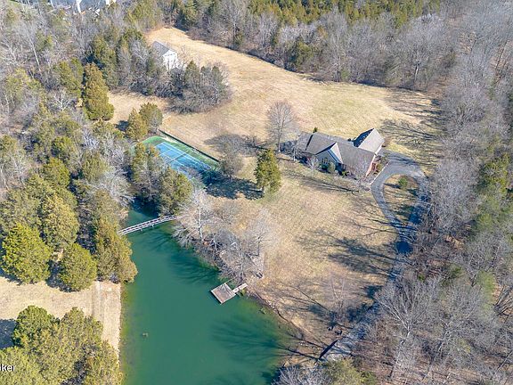 4th image of 5605 Chenoweth Run Rd