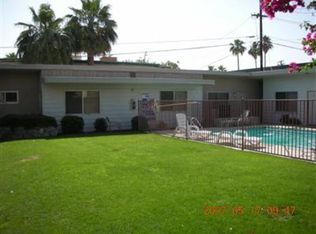 832 N Riverside Pl, Palm Springs, CA 92264